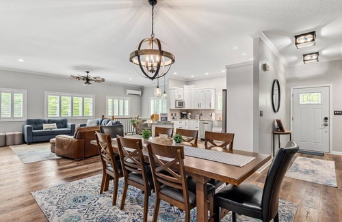 Stanwood House | Marywood Cottage: Luxury Lake House Living, Kayaks and Paddle Boat Included