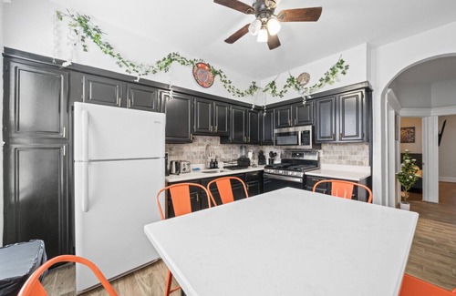 Bayonne House | Massive 4-Story Home|Sleeps 30 Near NYC & Hudson Park!