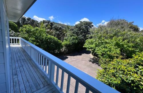Matarangi House | Matarangi Beachfront - Matarangi Holiday Home