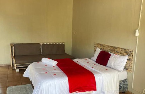 Mozambique House | Matola river Hotel