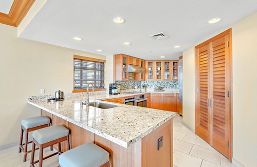 Kaanapali Villa | Maui Resort Rentals: Hyatt Residence Club – 3BR Oceanfront Upper Floor VIlla