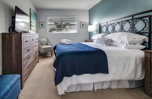 Hollywood Hills Hotel | May-Dee Suites in Florida