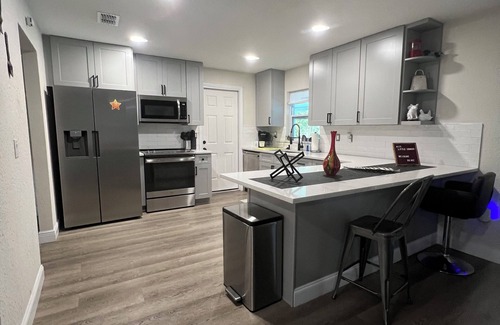 Lake Mary House | Mayfair Forrest Retreat !nCome and Enjoy our Clean and Spacious home sleeps 18!