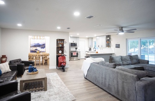 Lake Mary House | Mayfair Forrest Retreat !nCome and Enjoy our Clean and Spacious home sleeps 18!