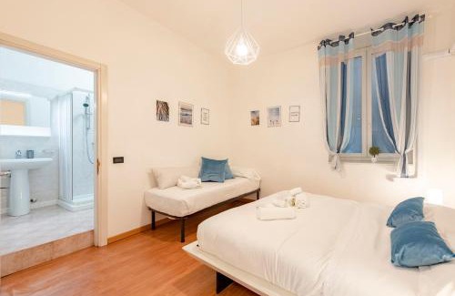 Rapallo Apartment | MAZZINI12 RAPALLO, Elegant Central Apartment, Air Conditioning, Wi-Fi, Just 100 mt from the Public Beach, the Ideal Choice for a Relaxing and Exciting Coastal Escape, private garage available on request at 20,00 per night