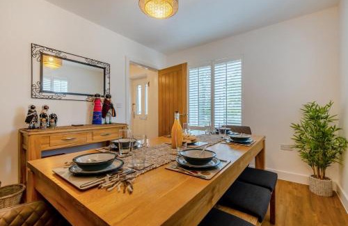 Holt House | Meadow View - Holt