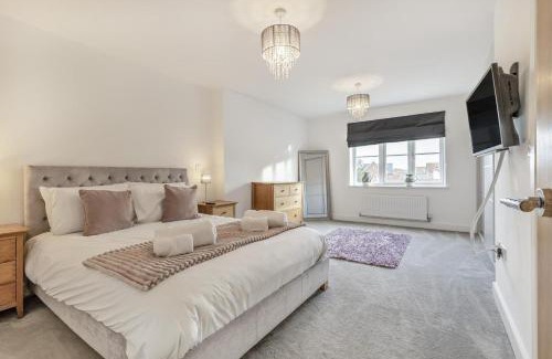 Holt House | Meadow View - Holt