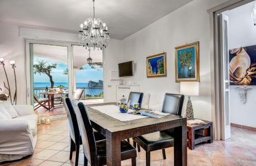 Marina del Cantone Apartment | Medusa And The Seahorse Villa