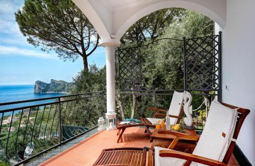 Marina del Cantone Apartment | Medusa And The Seahorse Villa