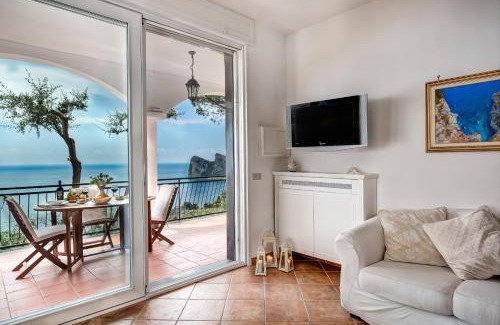 Marina del Cantone Apartment | Medusa And The Seahorse Villa