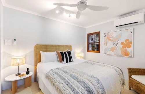 Yorkeys Knob Apartment | Melaleuca Hideaway - Beach Pool free parking