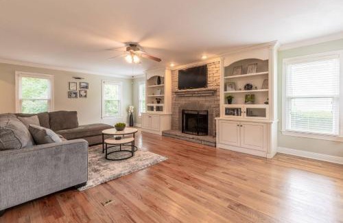 Gainesville House | Memories by the Lake