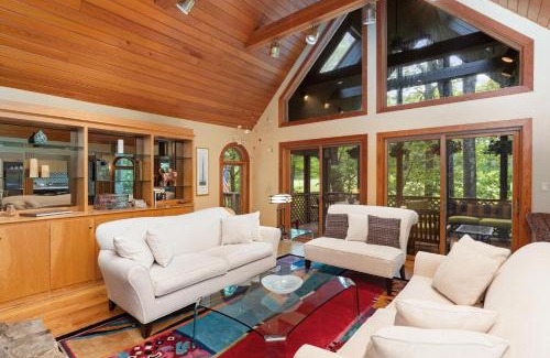 Deer Springs House | Memory Maker with Wintergreen Advantage