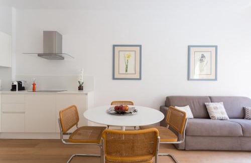 Cerchia dei navigli Apartment | Meravigli 16 - Apt B - Duomo City Center Elegant Apartment