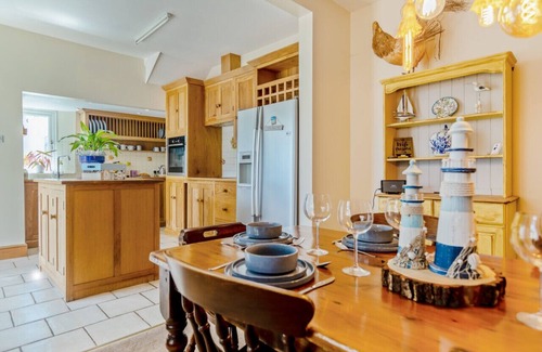 Beer House | Mere Haven - Three Bedroom House, Sleeps 6