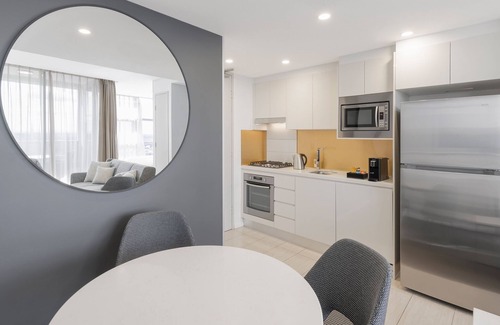 Zetland Apartment | Meriton Suites Zetland