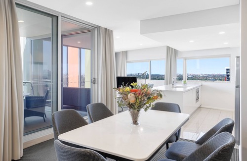 Zetland Apartment | Meriton Suites Zetland