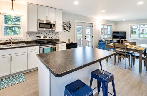 Merrimac House | Merrimac Retreat w/ Deck: Walk to Lake Wisconsin!