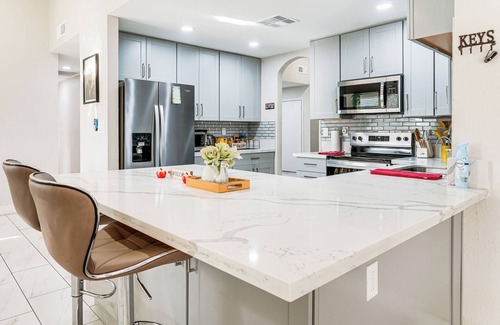 Dobson Ranch House | Mesa Oasis w/Diving Pool By Spring Training, Dtwn