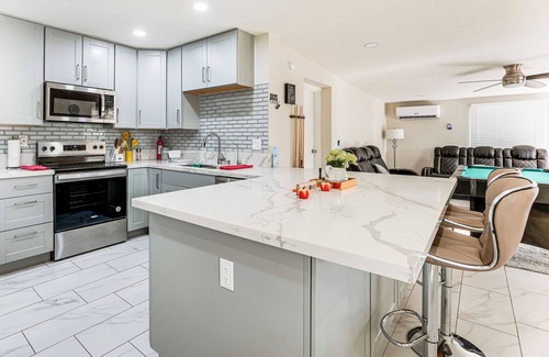 Dobson Ranch House | Mesa Oasis w/Diving Pool By Spring Training, Dtwn