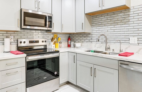 Dobson Ranch House | Mesa Oasis w/Diving Pool By Spring Training, Dtwn