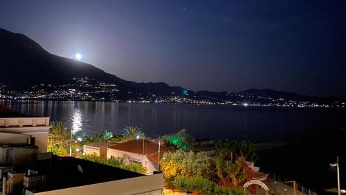 Kalamata Apartment | Messéiad
