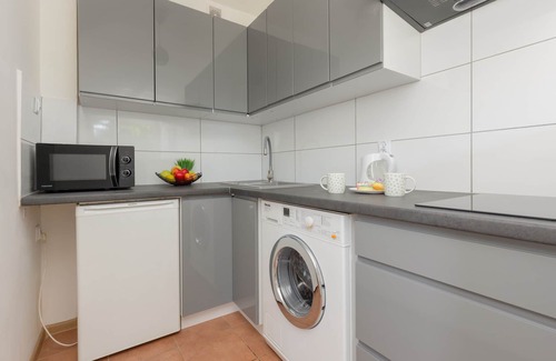 Mokotow Apartment | Metro Pole Mokotowskie Studio by Renters