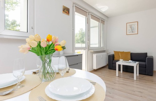 Mokotow Apartment | Metro Pole Mokotowskie Studio by Renters