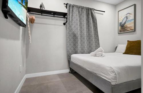 East Little Havana Apartment | Miami Flats - Self Check-in and 1 Free Parking