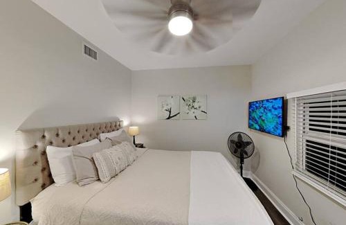 Little Haiti House | Miami Townhouse with Patio, Gazebo, Free Parking, centrally located
