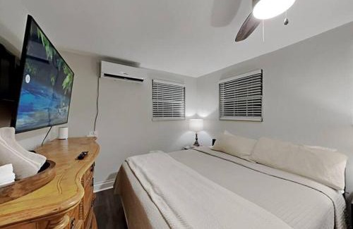 Little Haiti House | Miami Townhouse with Patio, Gazebo, Free Parking, centrally located