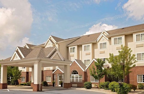 Geneva Hotel | Microtel Inn and Suites by Wyndham - Geneva