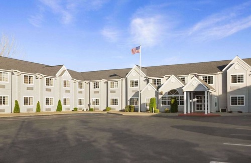 Latham Hotel | Microtel Inn by Wyndham Albany Airport