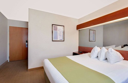 Wellsville Hotel | Microtel Inn & Suites by Wyndham Wellsville