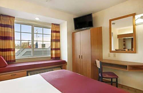 Thurston Hotel | Microtel Inn & Suites by Wyndham Ann Arbor
