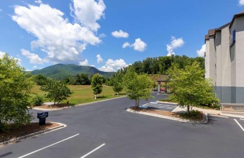 Sylva Hotel | Microtel Inn & Suites Dillsboro/Sylva