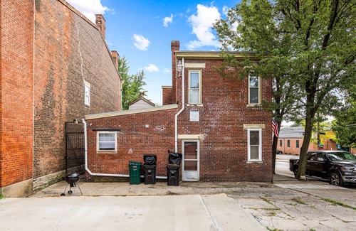 Clifton Heights Apartment | Midtown Apt Near Downtown&U of C - Hangout Unit 3