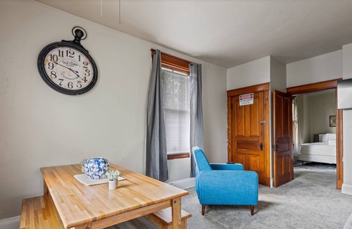 Clifton Heights Apartment | Midtown Apt Near Downtown&U of C- Hangout Unit 1&3