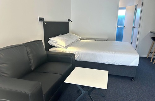 Fenton Street Hotel | Midway Motel Rotorua