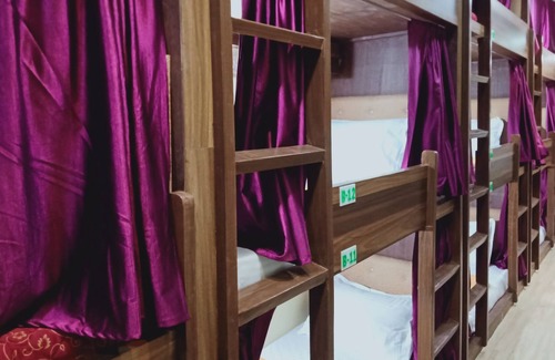 Vile Parle East Hotel | Millano Dormitory