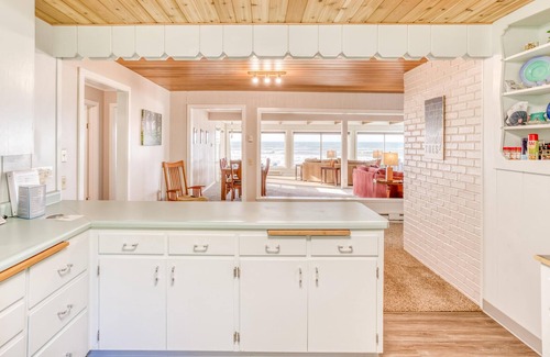 Lincoln Beach House | Million Dollar View