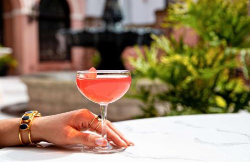 Charleston Historic District Hotel | Mills House Charleston, Curio Collection by Hilton