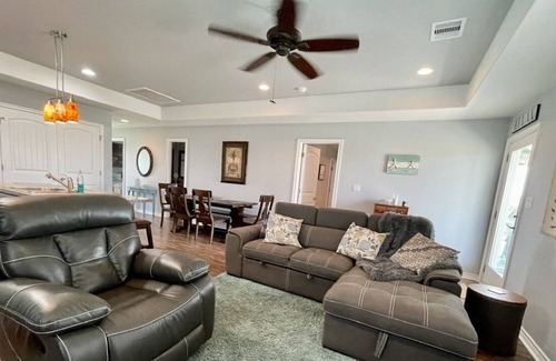 Port Bolivar House | Mimosa Manor 3 Bedroom Home by Redawning