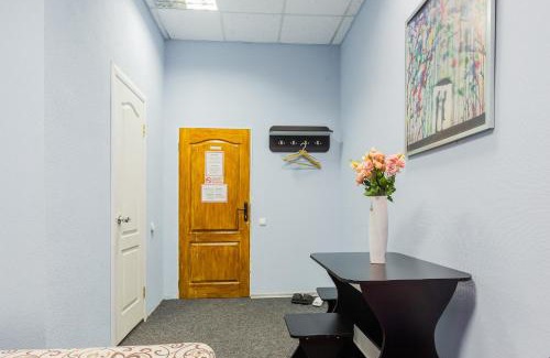 Lypky House | Mini Hotel near Arena City