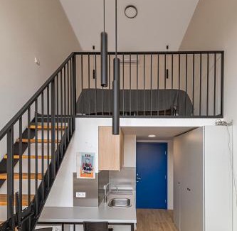 Liberty Avenue Apartment | Mini Loft 1 BD Apt by Domvia