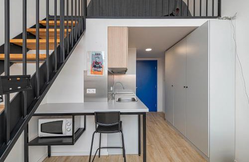 Liberty Avenue Apartment | Mini Loft 1 BD Apt by Domvia