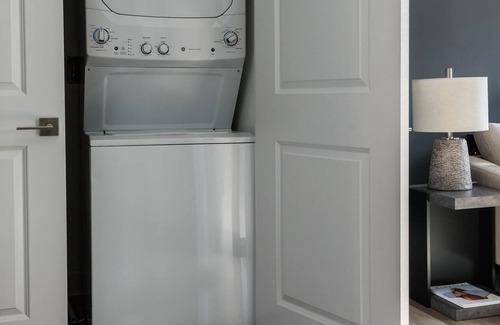 Near Southside Apartment | Mins to Downtown, Ballpark, Arch | Free Parking + W&D | Zencity at Bordeaux