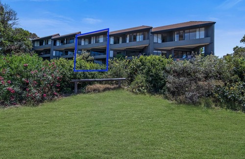 Point Lookout Apartment | Mintee 3 | Beachfront, 4 bed, 2.5 bath - 50m to beach with views