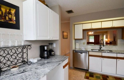 Golden Glades - The Woods House | Minutes away from Mayo Clinic, jax Beach, UNF, Ponte Vedra Beach, and PGA & TPC.