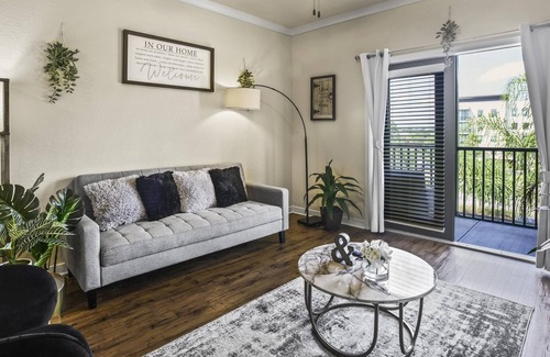 Deerwood Apartment | Minutes from Mayo Clinic w/pool, gym and games